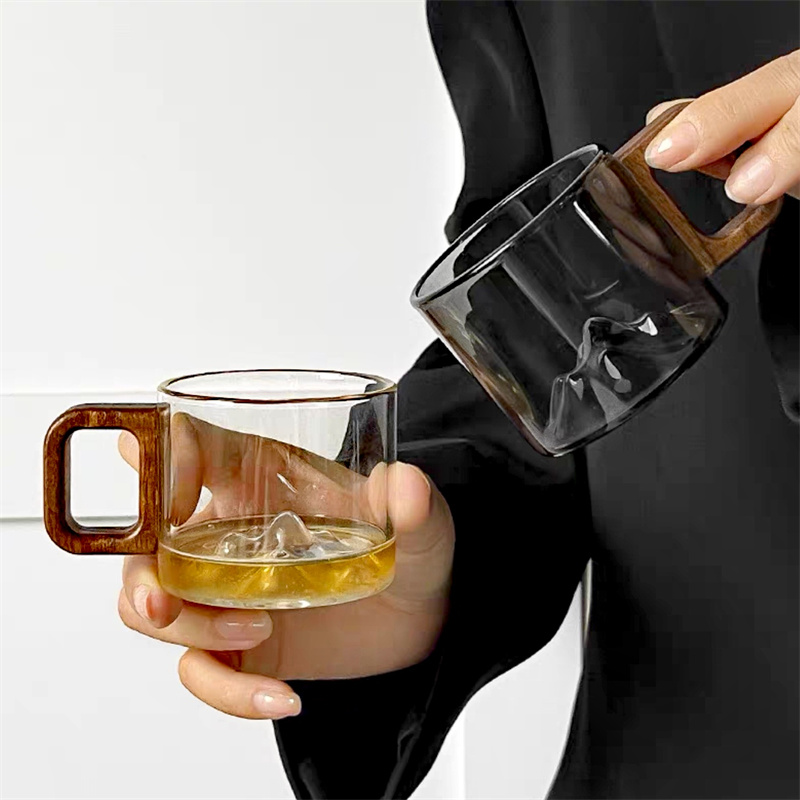 小さな容量のクルミの木製ハンドルガラスコーヒーマグ、北欧のコ - Coffee Tea For Me のレビューと価格