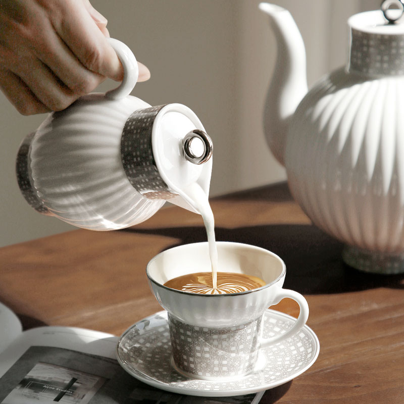 軽くて豪華なコーヒーカップとソーサー、イングリッシュアフタヌ - Coffee Tea English のレビューと価格